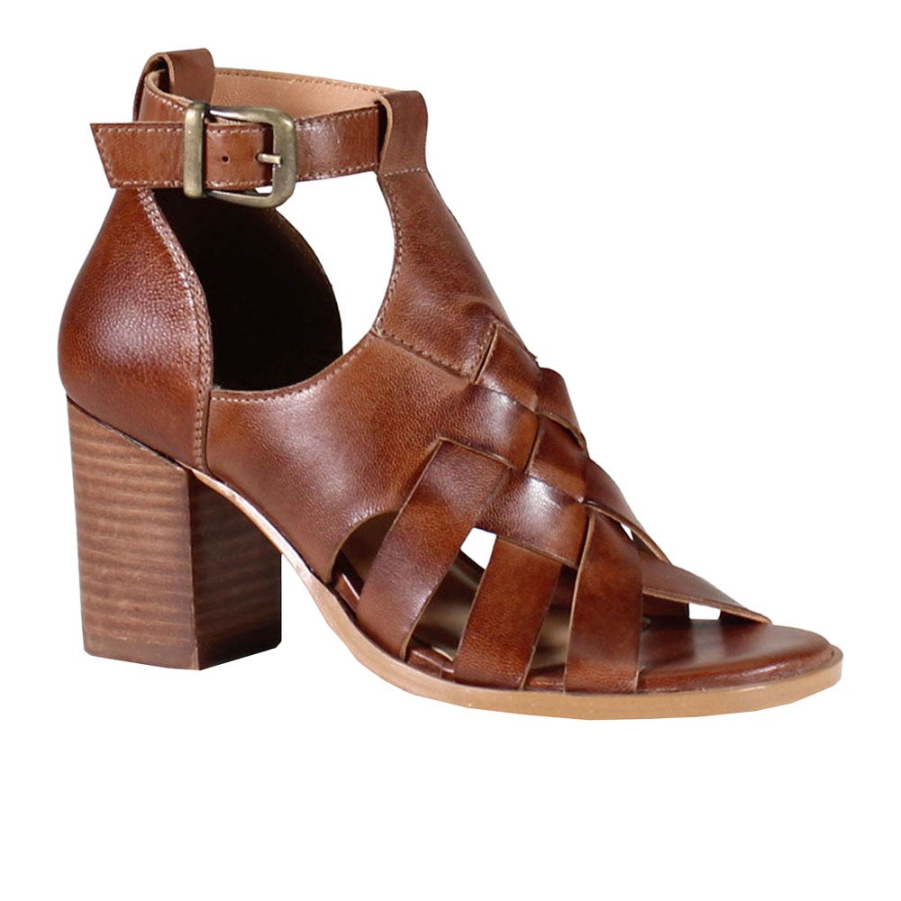 Piro Ette Round Toe Shootie Pumps