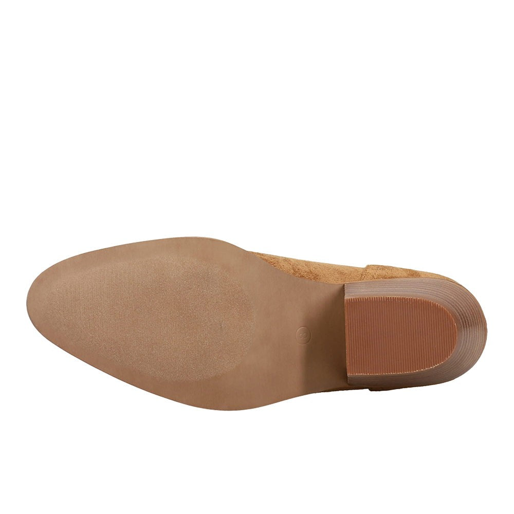 Crackling Pull On Pointed Toe Boots