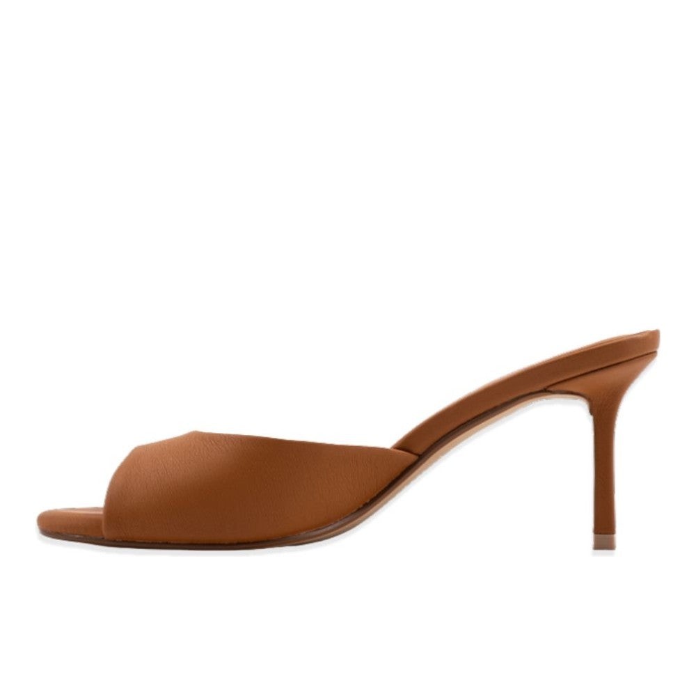 Elaine Pump
