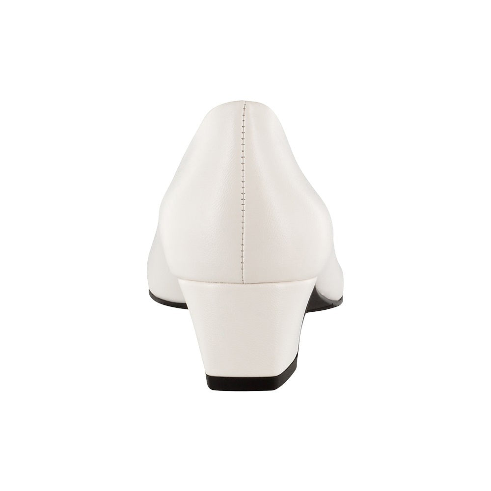 Prim Round Toe Block Heel Pumps