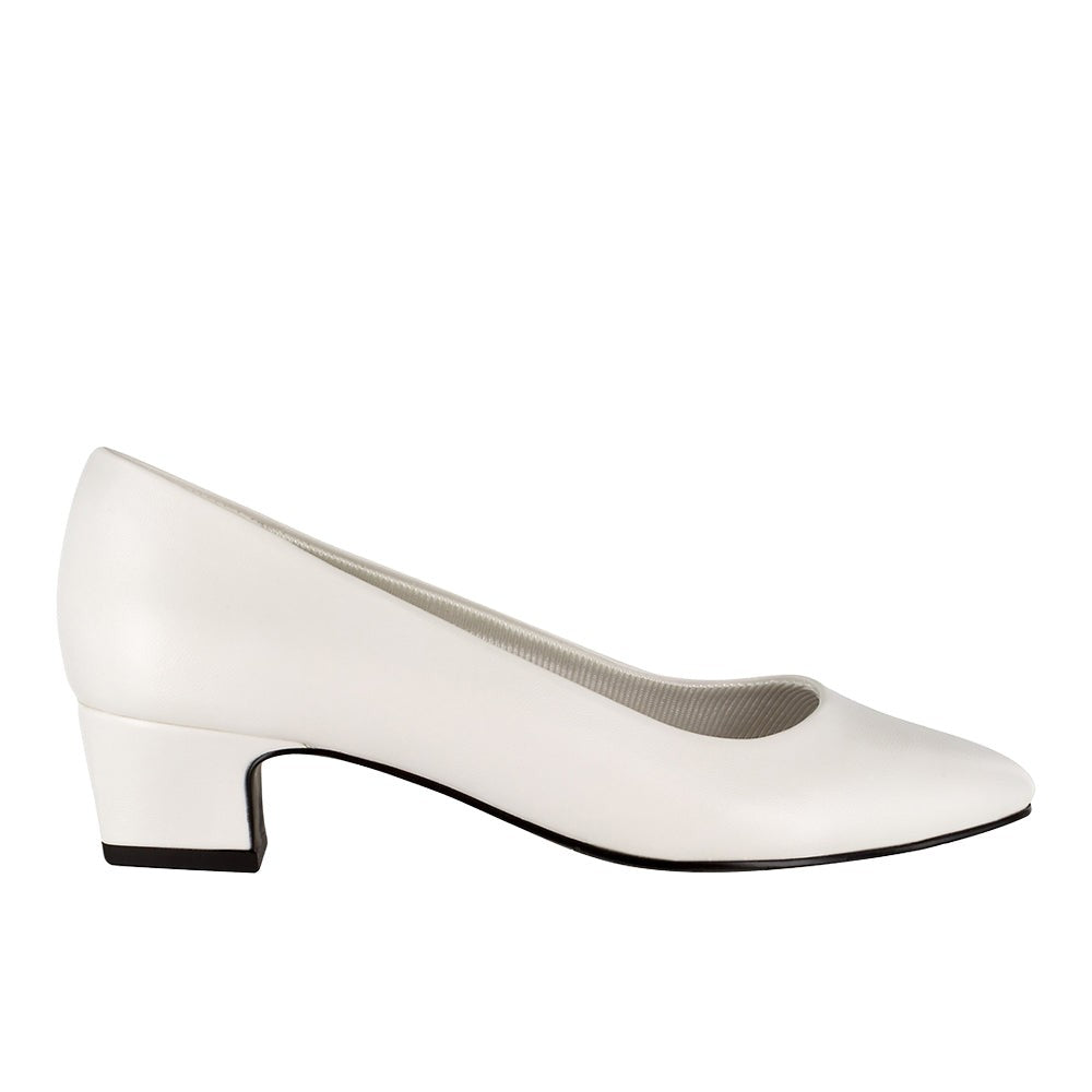 Prim Round Toe Block Heel Pumps
