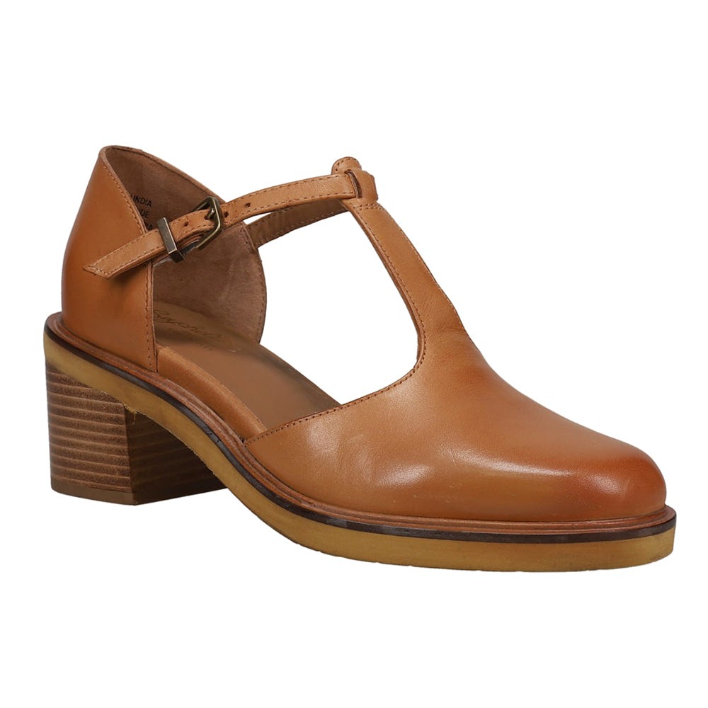 Soulmate Round Toe T-Strap Pumps